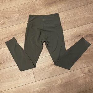 ROOTS leggings. Olive green. High waisted. EUC. Athletic pants. Athleisure.